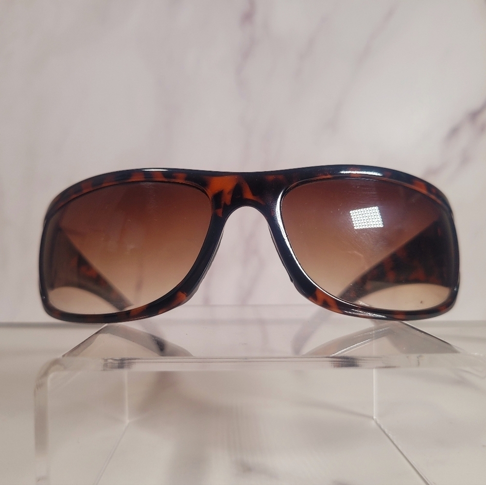 Kenneth Cole Faux Tortoise Shell Sunglasses, Designer Fashion Accessory